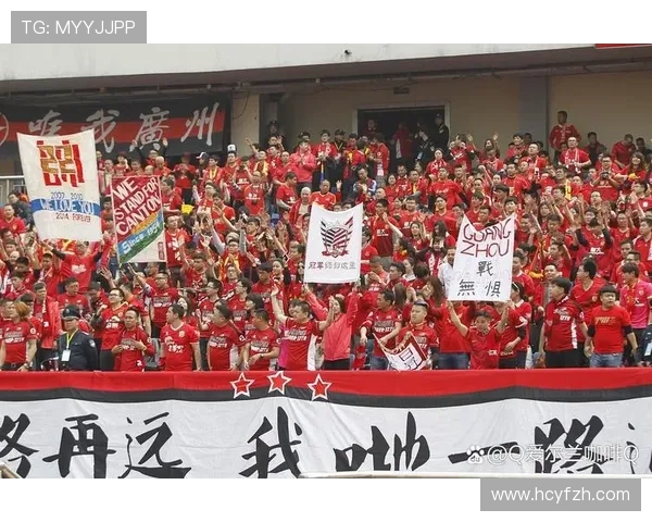 国足新星闪耀赛场带领球队逆转强敌掀起全国足球热潮