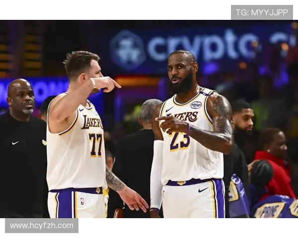 詹姆斯谈湖人新赛季目标：全力争夺冠军，年轻球员需快速成长