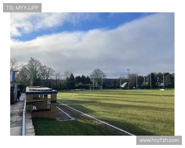 百年奥尔德姆俱乐部的兴衰历程与英格兰足球基层精神传承发展史