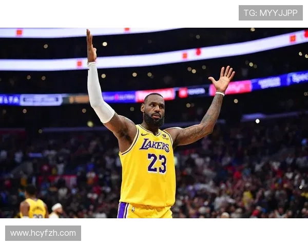 詹姆斯再创历史纪录 湖人全力争夺季后赛席位引关注